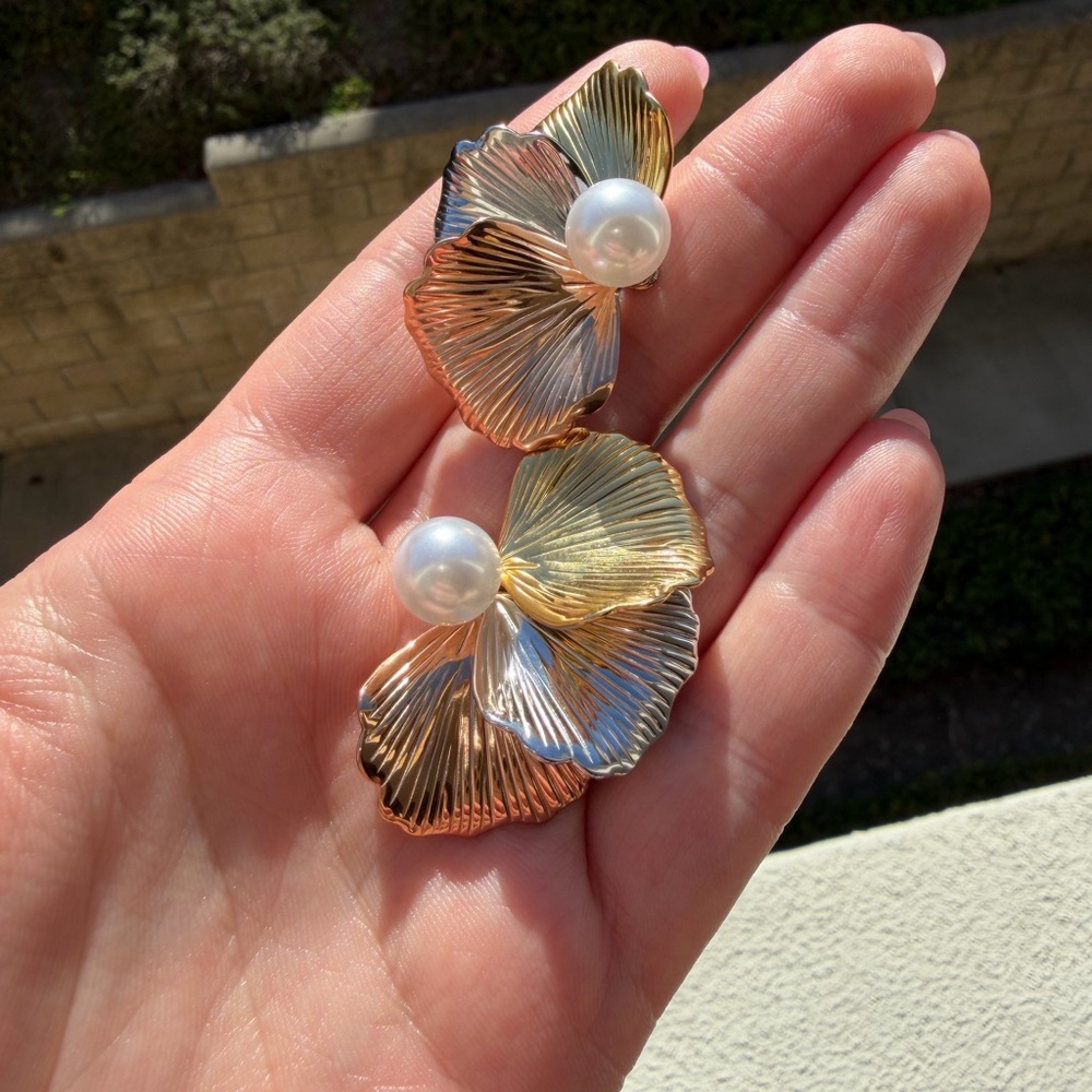 Three Color Floral Pearl Stud Earrings - Picture 2 of 5